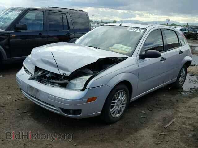 2005 FORD FOCUS - VIN: 3FAFP37N05R136702 - Фото 2
