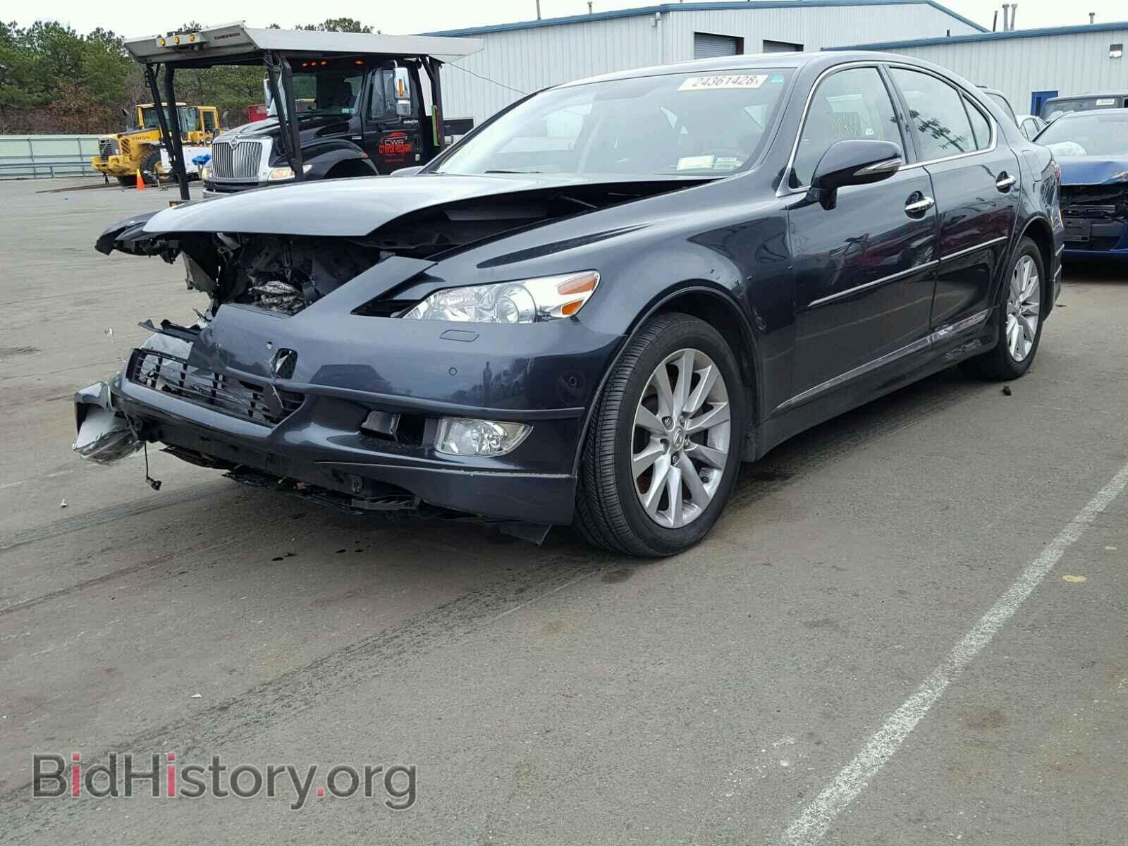 2011 LEXUS LS460 - VIN: JTHCL5EF5B5011773 - Photo 2