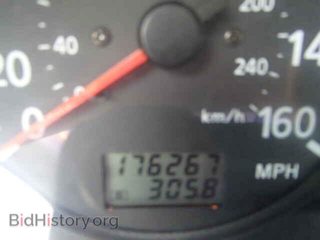 2000 NISSAN MAXIMA - VIN: JN1CA31D5YT739388 - Фото 8