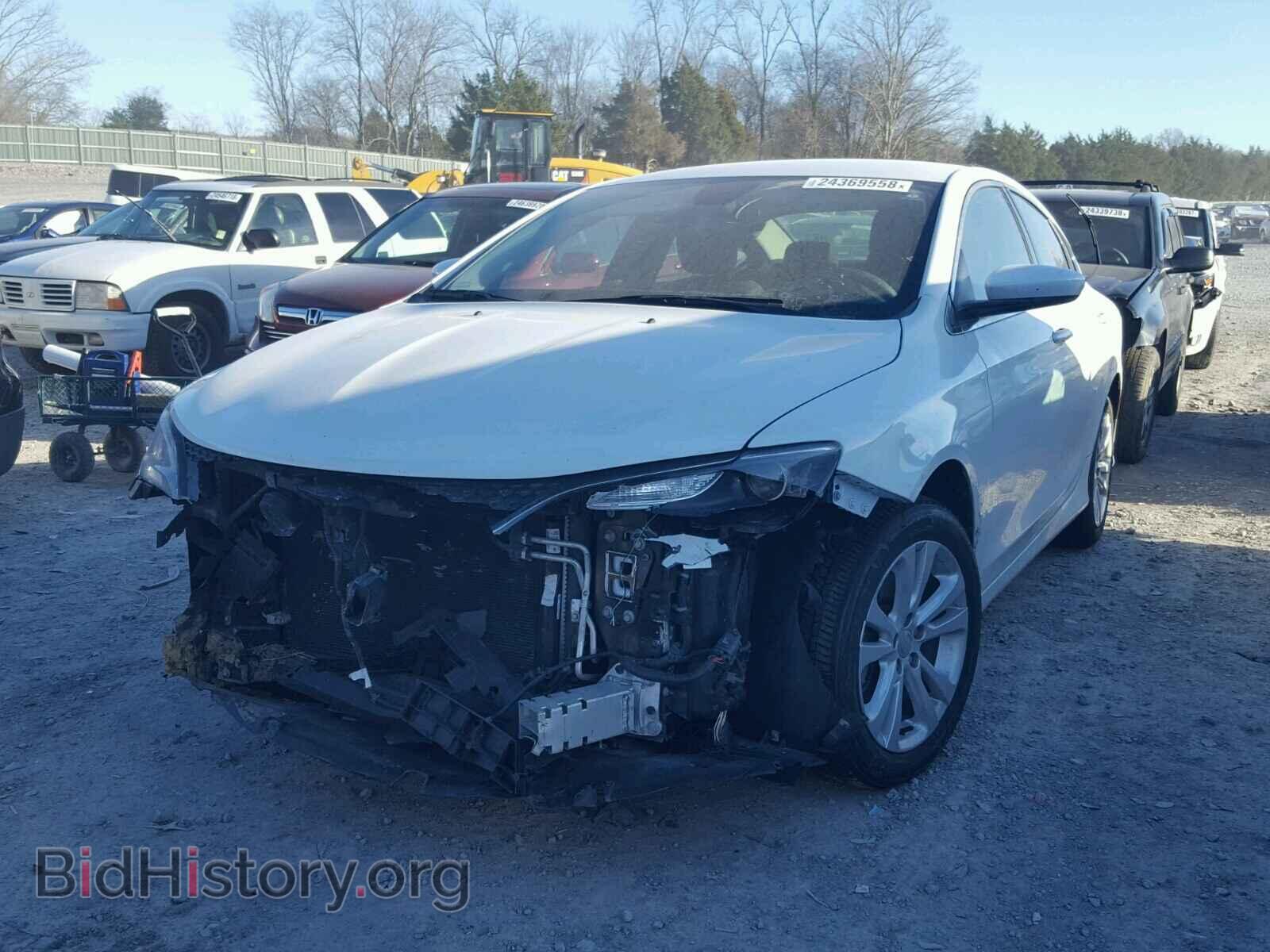 2015 CHRYSLER 200 - VIN: 1C3CCCABXFN716720 - Photo 2