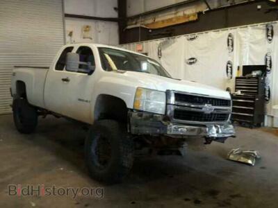 2008 Chevrolet SILVERADO, белый — VIN 1GCHK29K68E211604, Copart