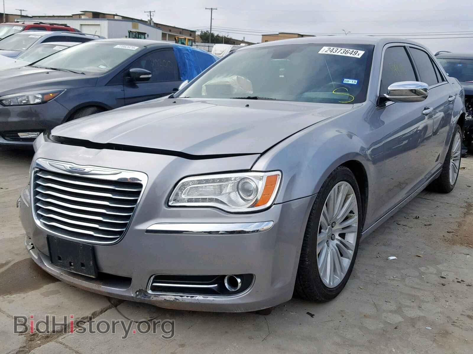 2013 CHRYSLER 300 - VIN: 2C3CCAET0DH647050 - Фото 2