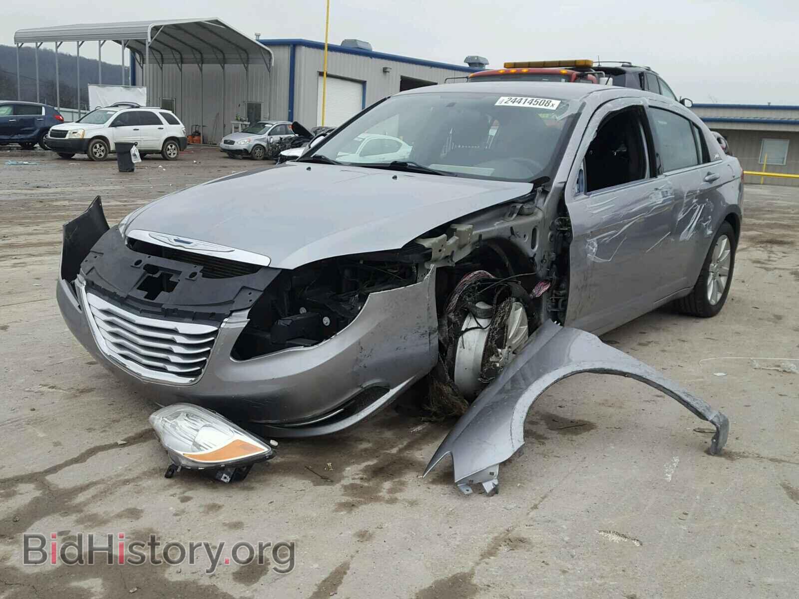 2013 CHRYSLER 200 - VIN: 1C3CCBBG3DN678328 - Фото 2