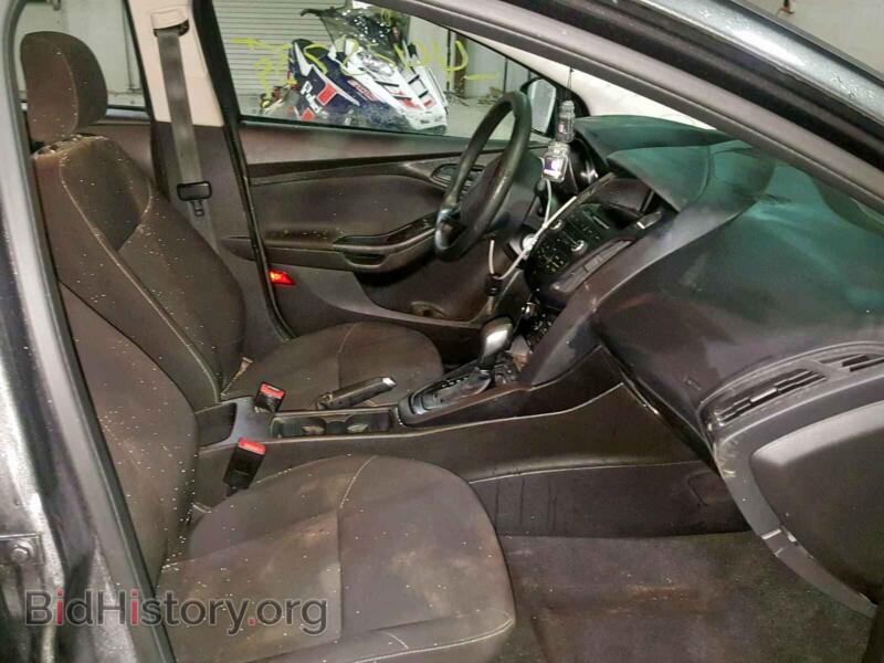 2016 Ford FOCUS (VIN 1FADP3E2XGL309546) — photo 5 of 10