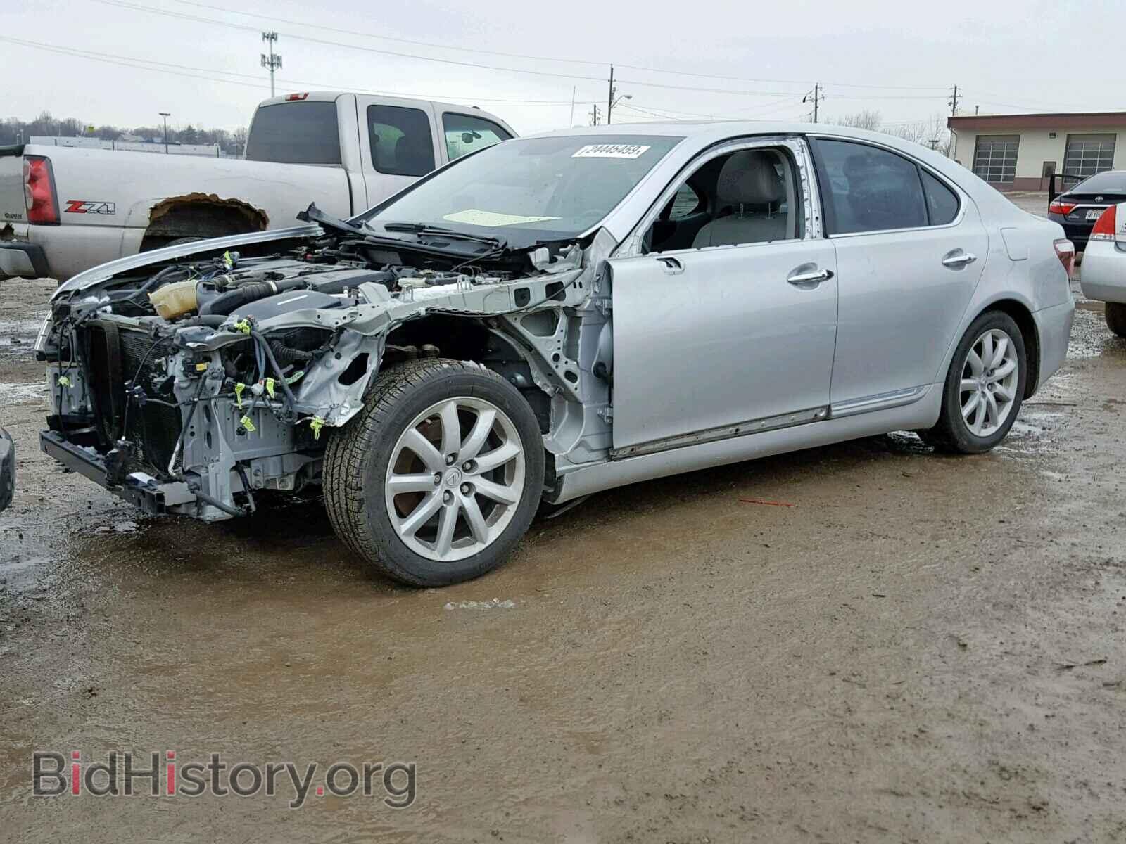 2007 LEXUS LS460 - VIN: JTHBL46F775050120 - Photo 2