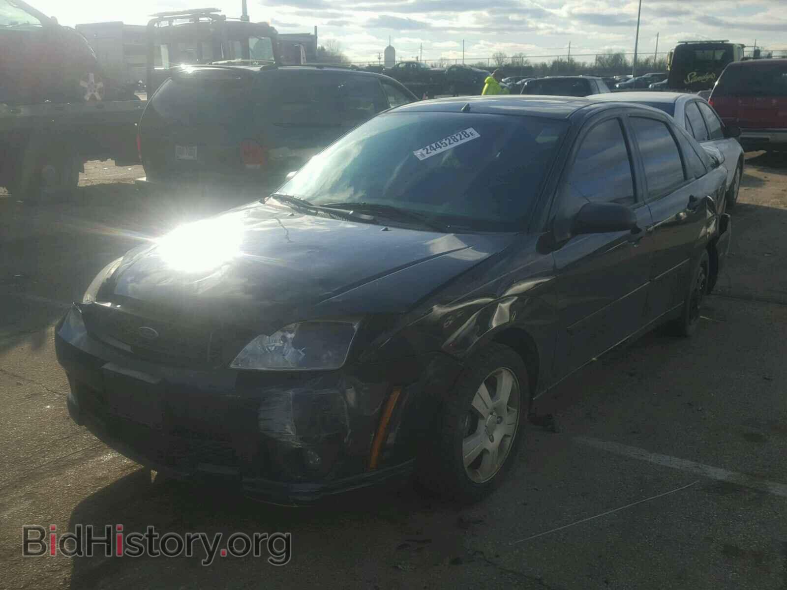 2007 FORD FOCUS - VIN: 1FAHP34N87W151221 - Photo 2