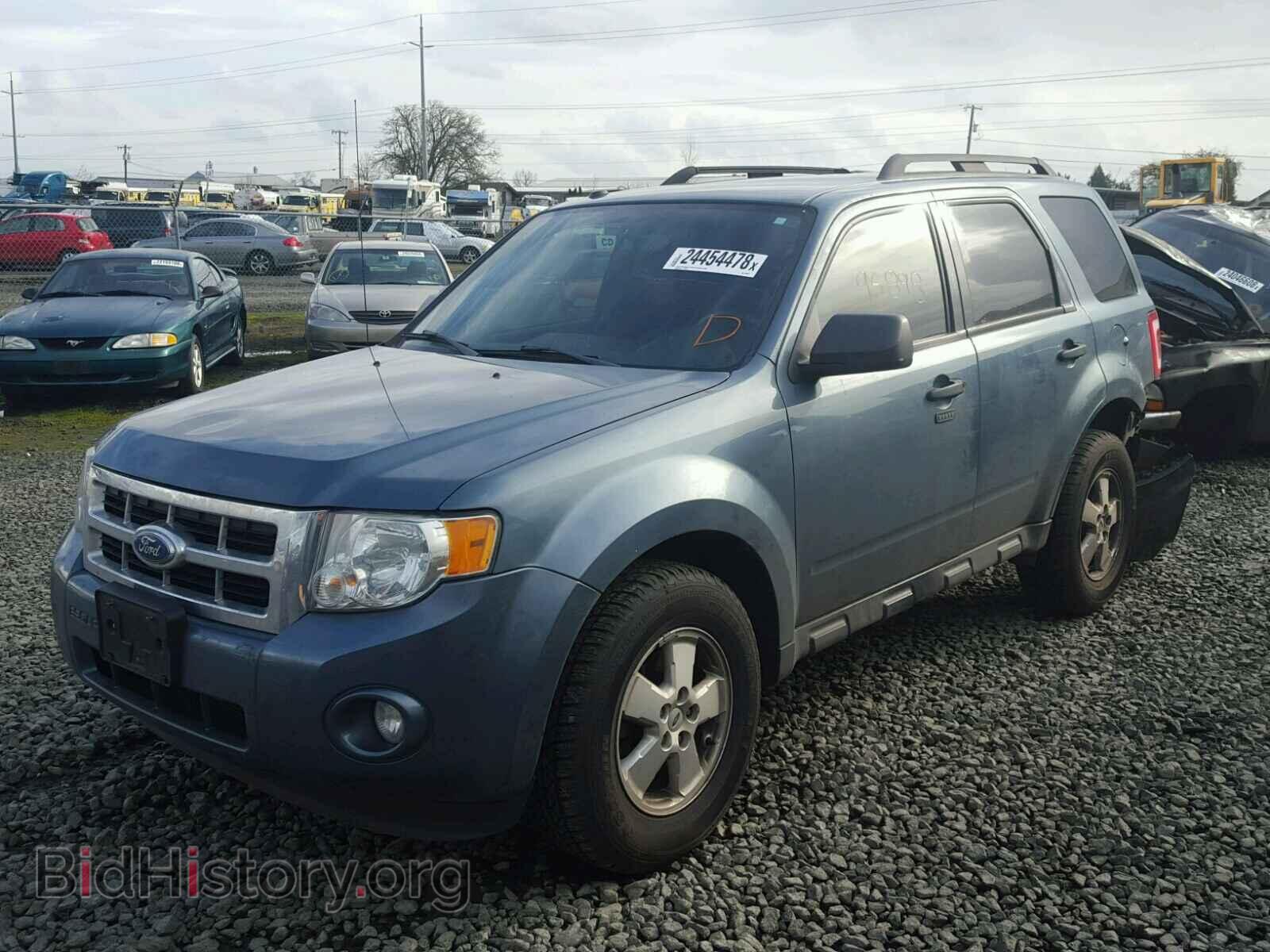 2011 FORD ESCAPE - VIN: 1FMCU9D77BKB98852 - Фото 2