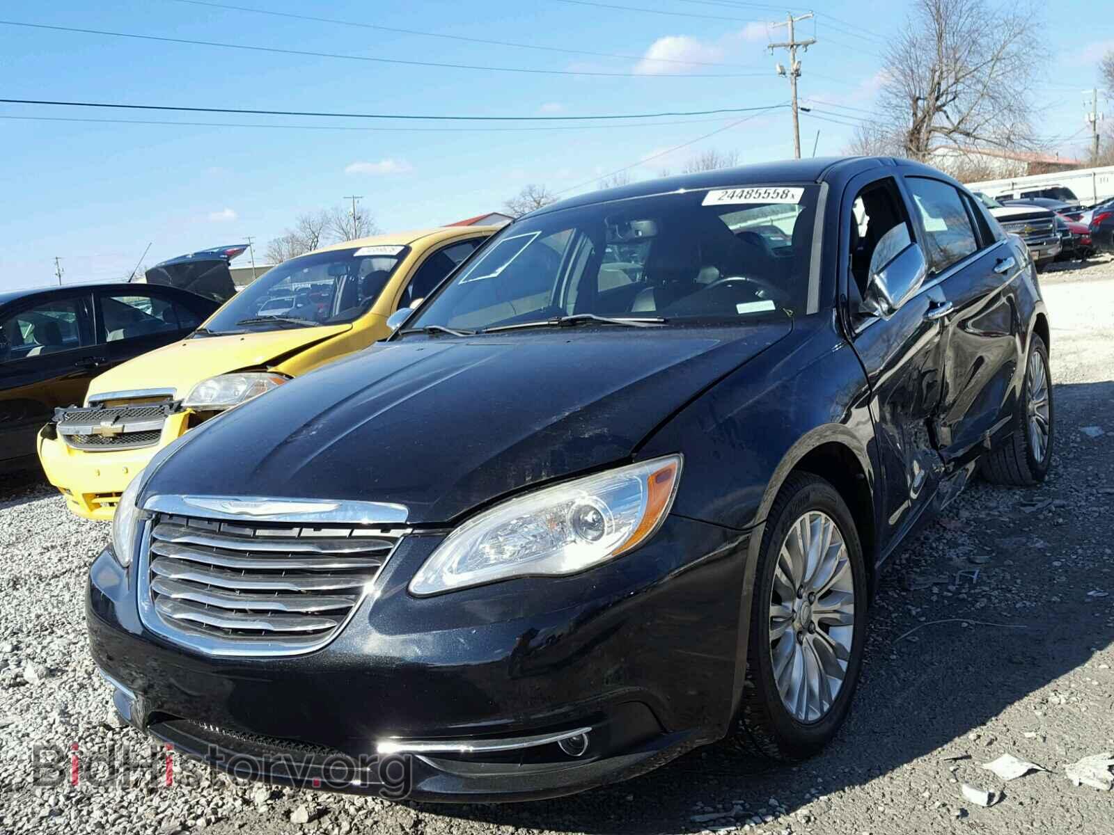 2011 CHRYSLER 200 - VIN: 1C3BC2FG8BN518092 - Фото 2