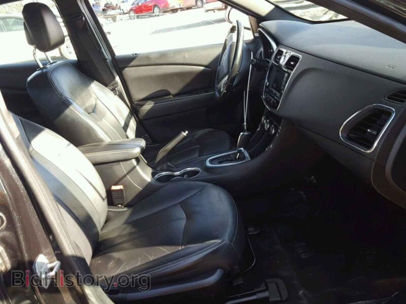 2011 Chrysler 200 (VIN 1C3BC2FG8BN518092) — photo 5 of 10
