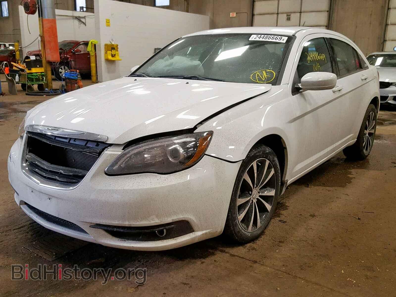 2014 CHRYSLER 200 - VIN: 1C3CCBCG7EN192881 - Фото 2