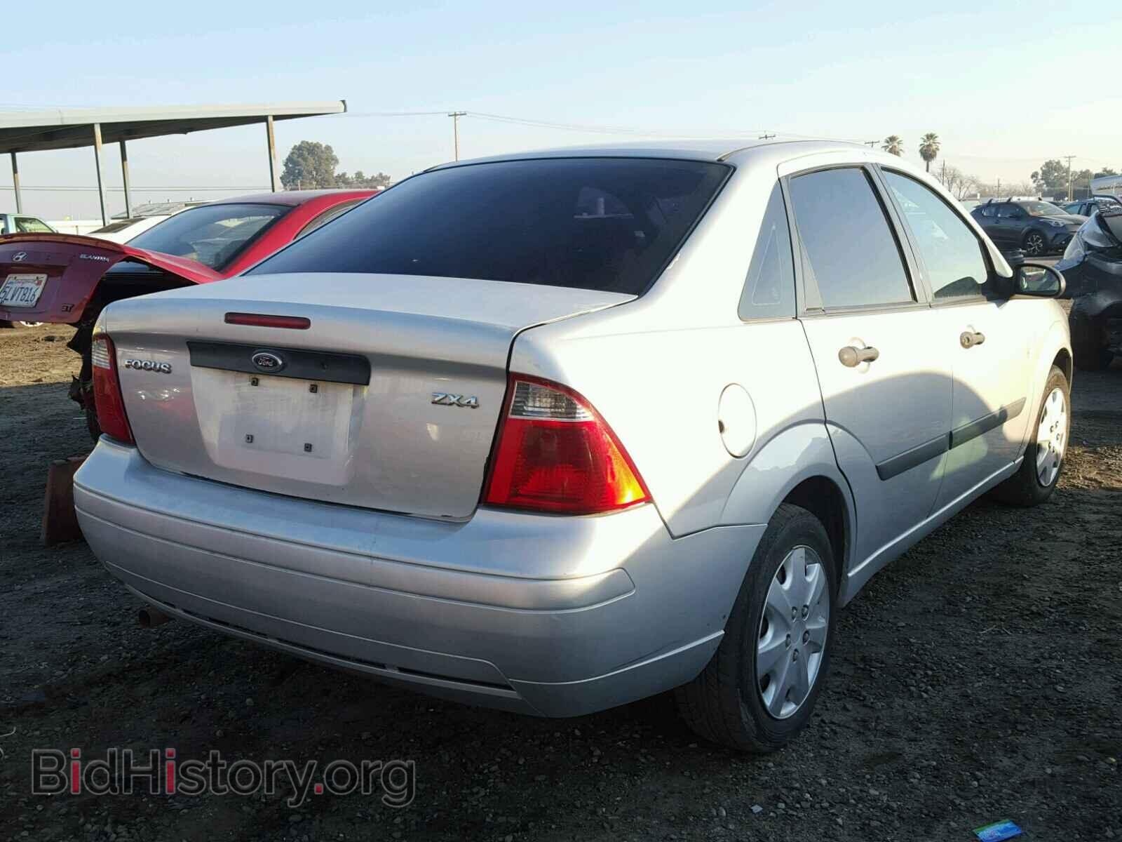 2005 FORD FOCUS - VIN: 1FAFP34N05W104494 - Фото 4