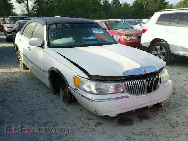 Photo 1LNHM82W6YY884607 - LINCOLN TOWNCAR 2000