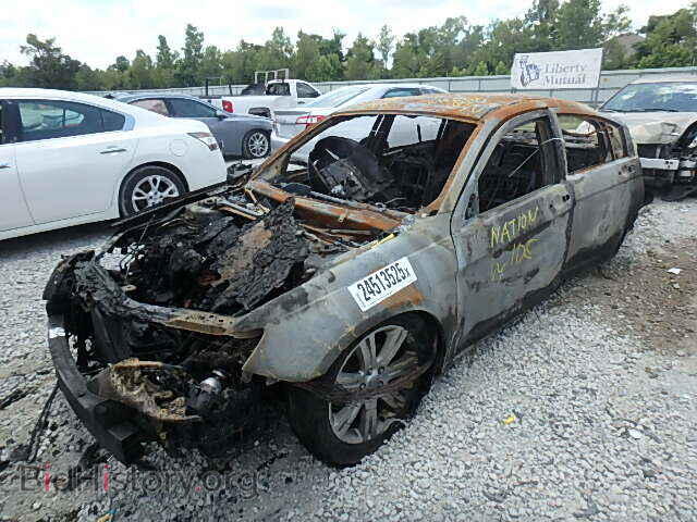 2013 CHRYSLER 200 - VIN: 1C3CCBABXDN761373 - Photo 2