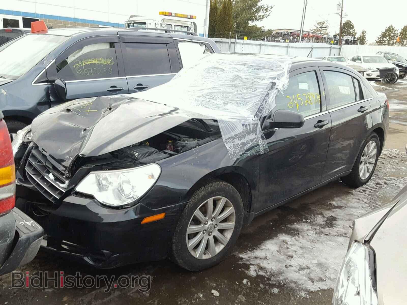 2010 CHRYSLER SEBRING - VIN: 1C3CC5FB1AN167681 - Photo 2