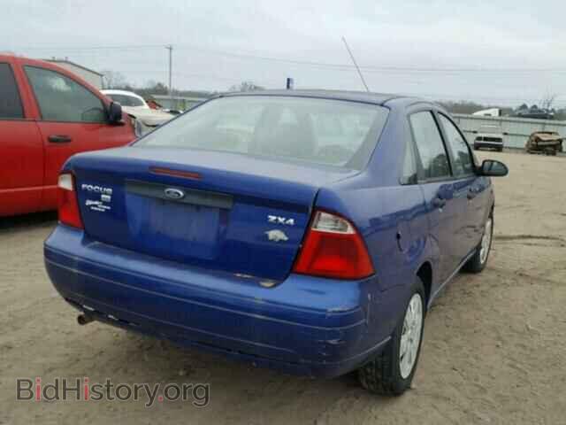 2005 FORD FOCUS - VIN: 1FAFP34NX5W150821 - Photo 4