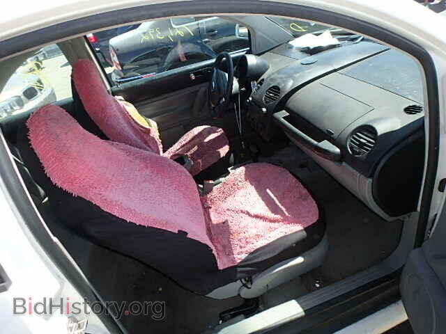 2000 VOLKSWAGEN BEETLE - VIN: 3VWCC21C2YM401936 - Фото 5