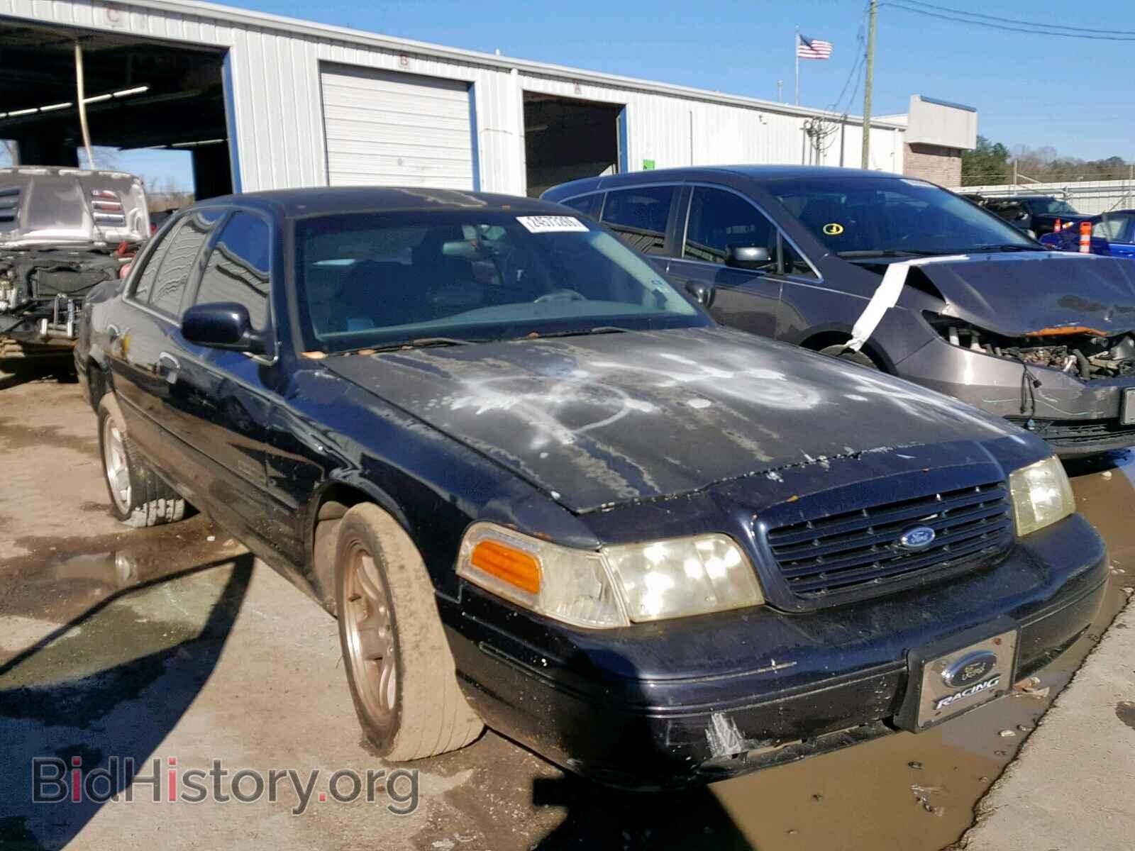 Photo 2FAFP74WX2X119701 - FORD CROWN VIC 2002