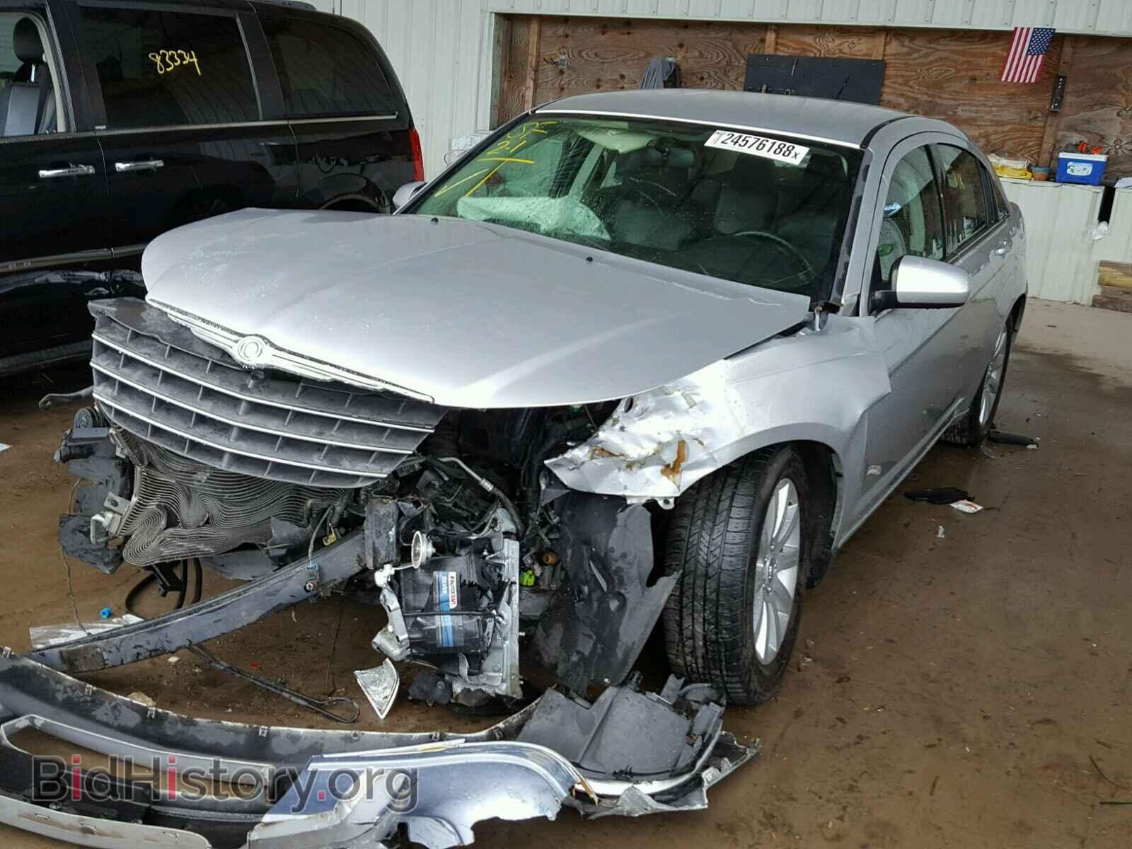 2010 CHRYSLER SEBRING - VIN: 1C3CC5FB9AN217789 - Фото 2