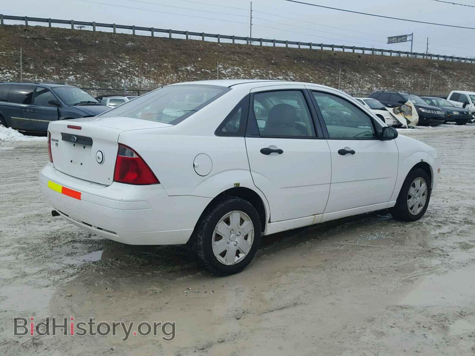 2007 FORD FOCUS - VIN: 1FAHP34N07W323208 - Фото 4
