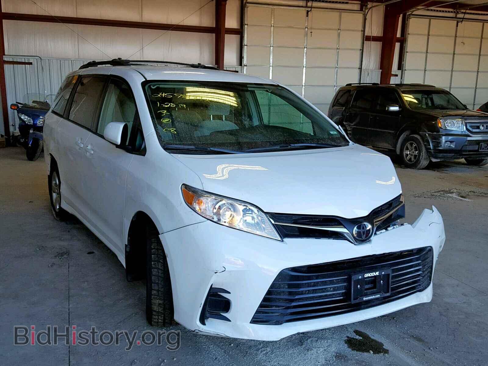 Photo 5TDKZ3DC2JS931568 - TOYOTA SIENNA LE 2018