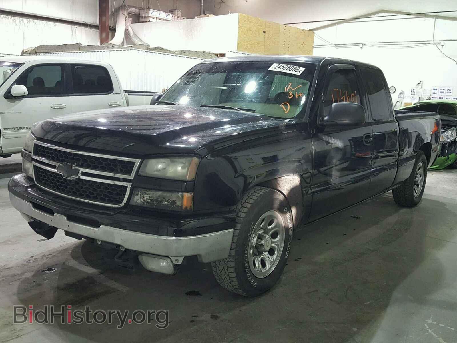 2006 CHEVROLET SILVERADO - VIN: 1GCEC19T06Z174686 - Фото 2