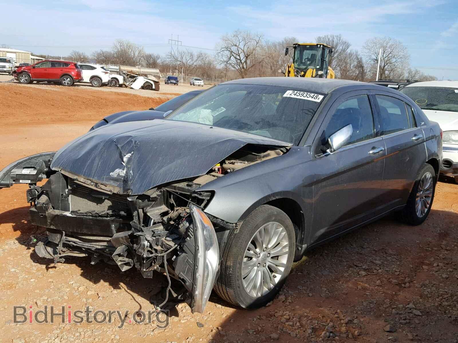 2012 CHRYSLER 200 - VIN: 1C3CCBCG5CN109347 - Фото 2