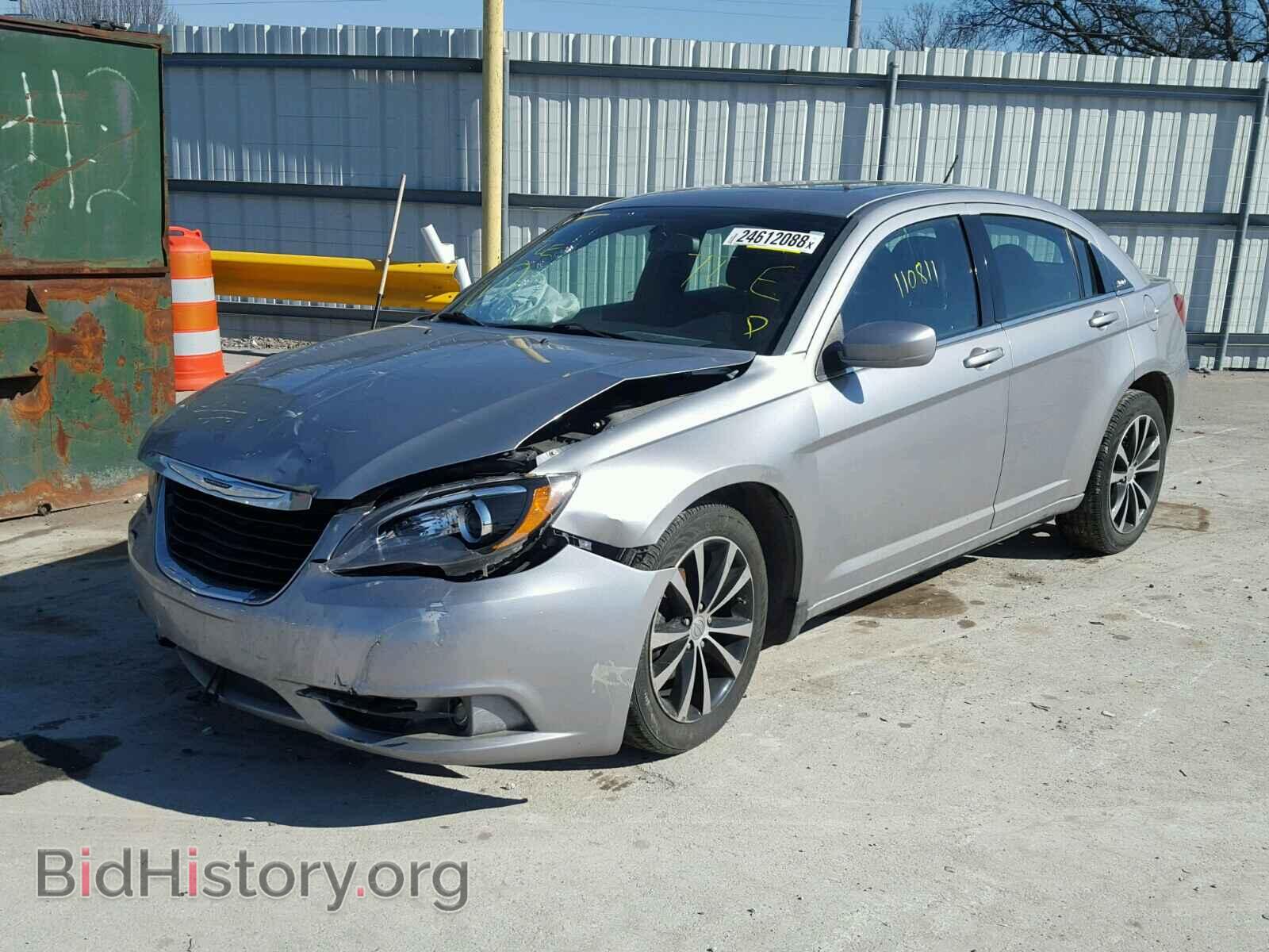 2013 CHRYSLER 200 - VIN: 1C3CCBBG5DN715413 - Фото 2