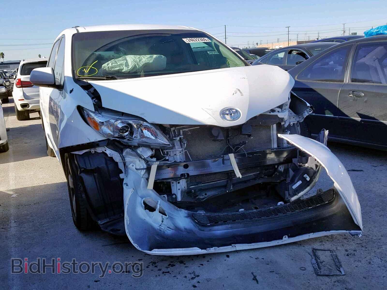 Фотография 5TDKK3DC8BS067812 - TOYOTA SIENNA LE 2011