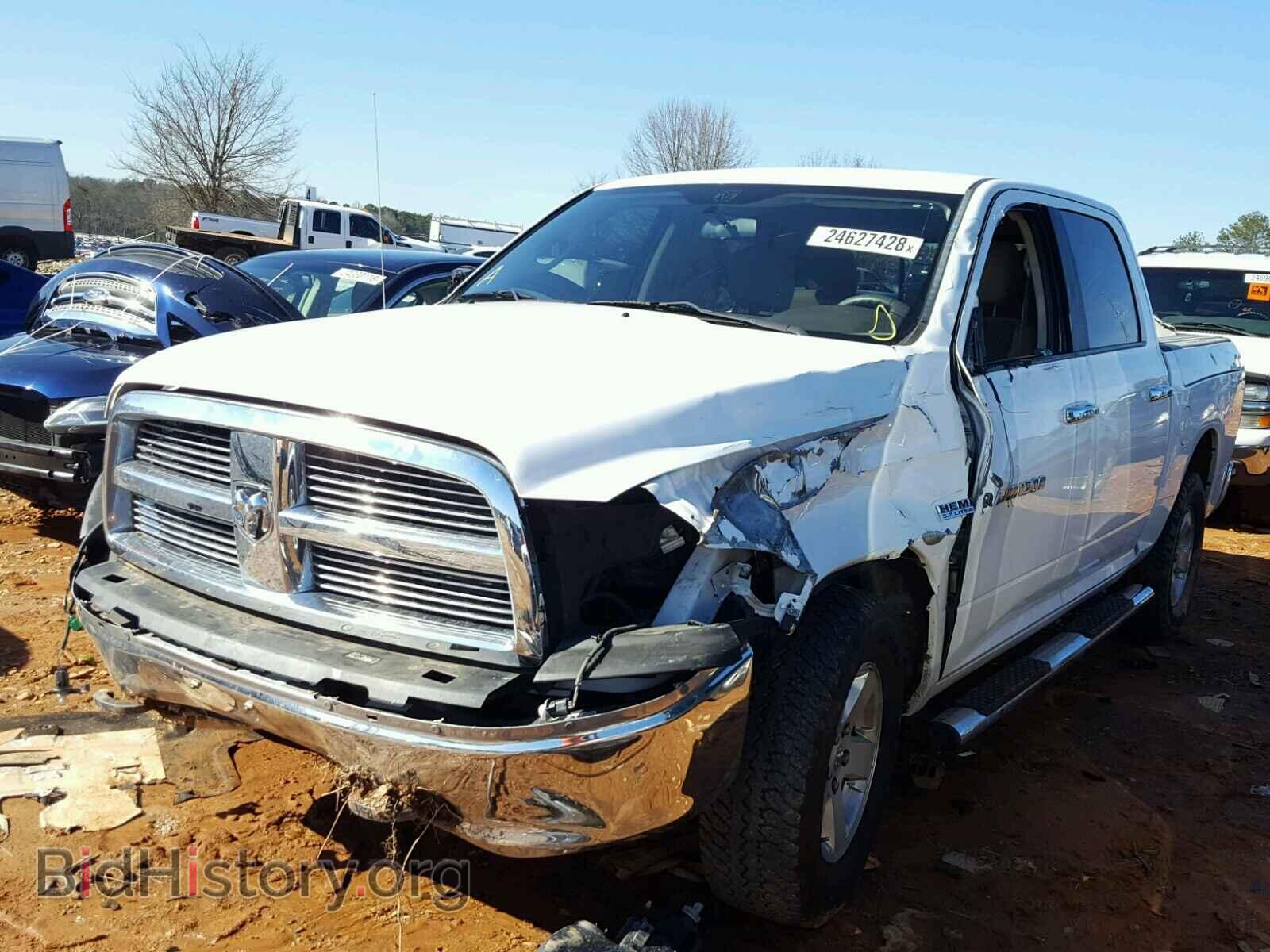2011 DODGE RAM 1500 - VIN: 1D7RB1CT4BS637824 - Фото 2