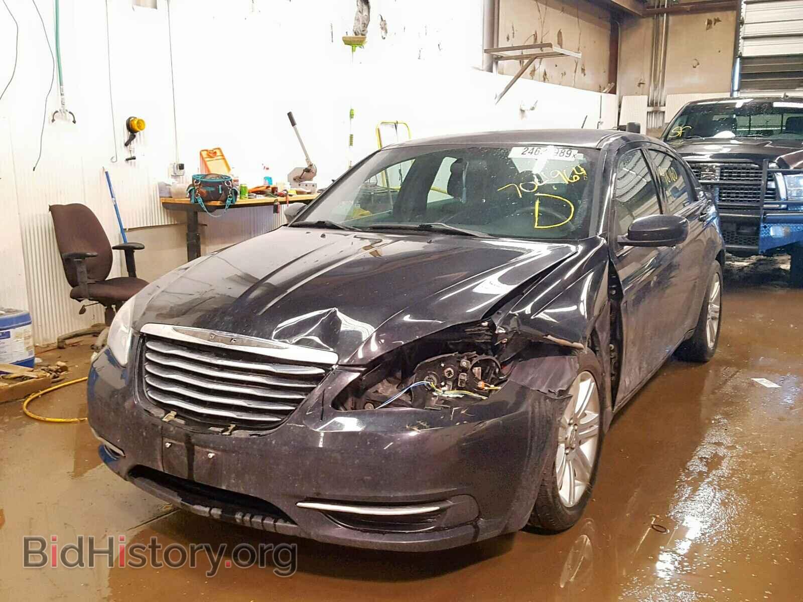 2013 CHRYSLER 200 - VIN: 1C3CCBAB1DN704964 - Photo 2