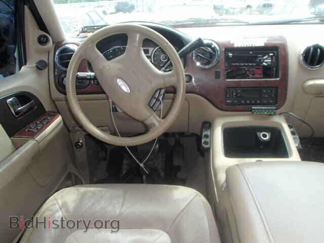 2005 Ford EXPEDITION (VIN 1FMPU17505LA33009) — photo 9 of 10