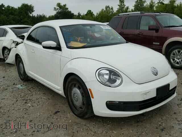 Photo 3VWJX7AT6DM681945 - VOLKSWAGEN BEETLE 2013