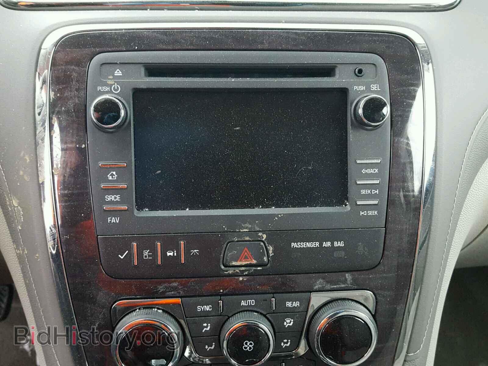 2017 BUICK ENCLAVE - VIN: 5GAKRAKD0HJ285813 - Photo 9