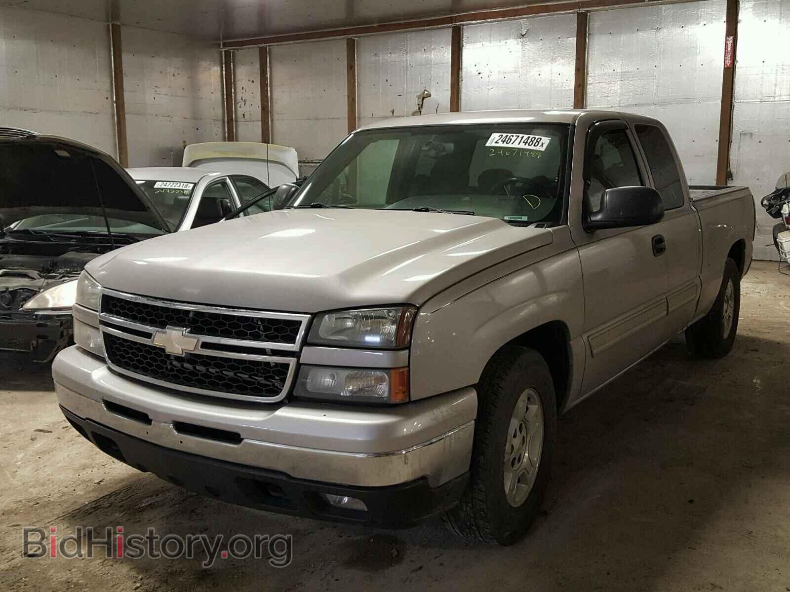 2006 CHEVROLET SILVERADO - VIN: 1GCEC19V56Z236844 - Photo 2