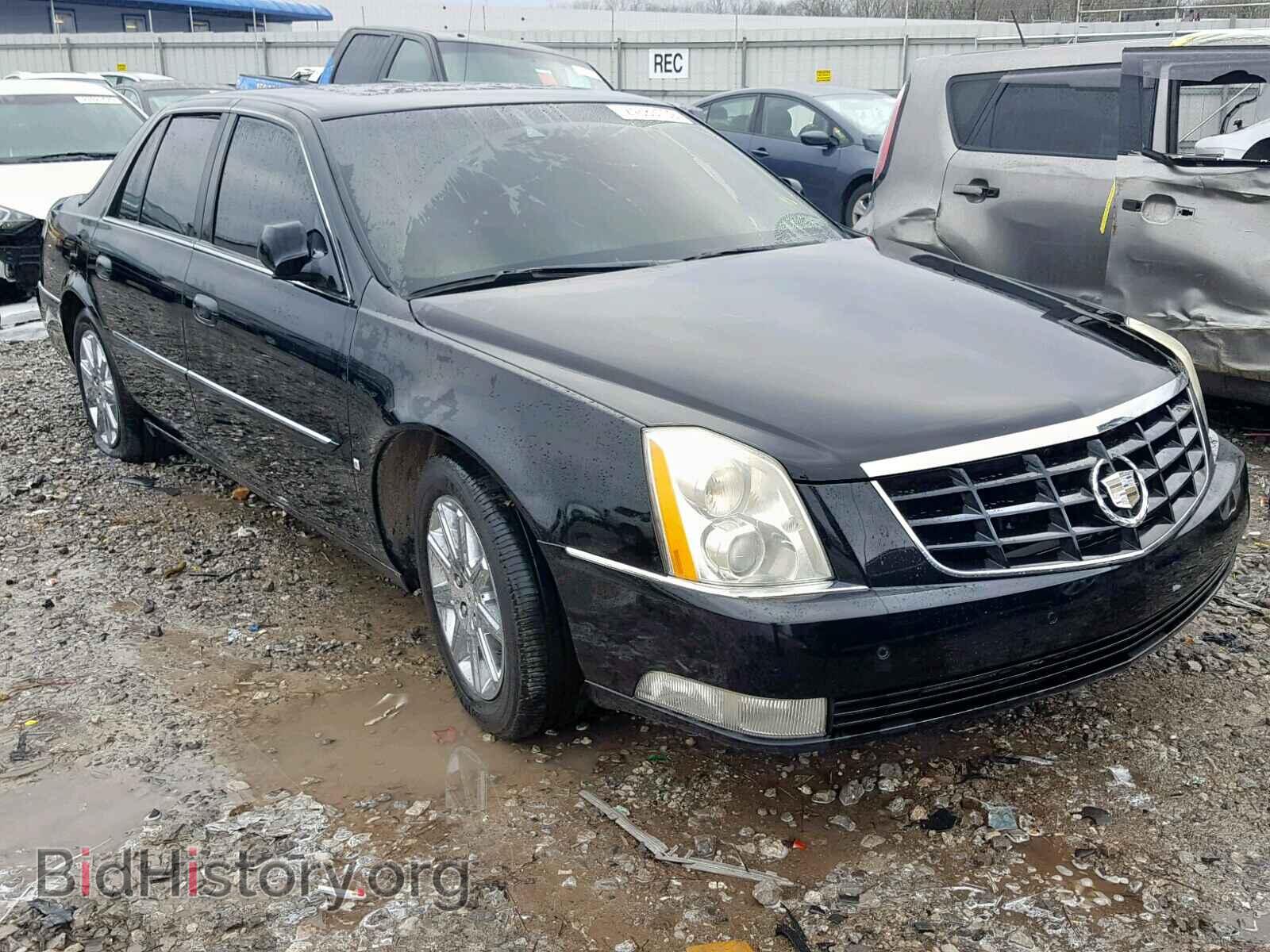 Photo 1G6KH5EY9AU102052 - CADILLAC DTS 2010