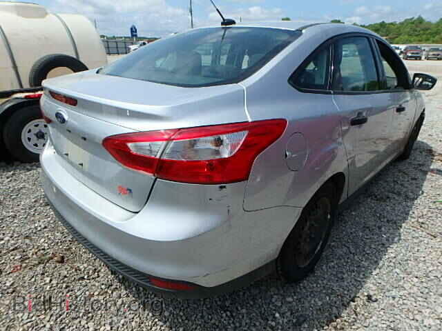 2013 FORD FOCUS - VIN: 1FADP3E24DL379569 - Photo 4