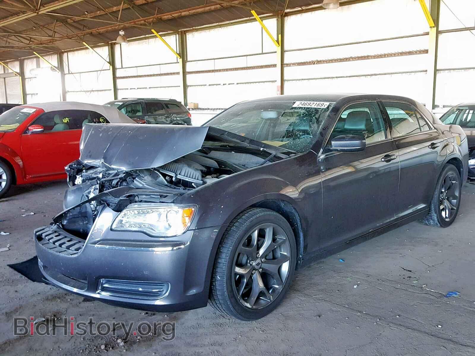 2013 CHRYSLER 300 - VIN: 2C3CCAAG0DH556224 - Фото 2