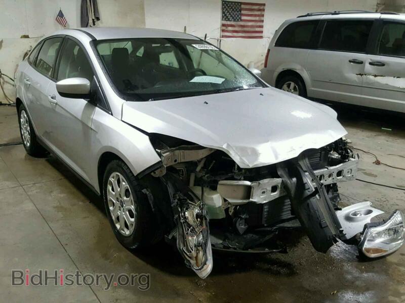 2012 Ford FOCUS Focus SE (VIN 1FAHP3F24CL349440) — фото 1 из 10, Copart, повреждение: передняя часть
