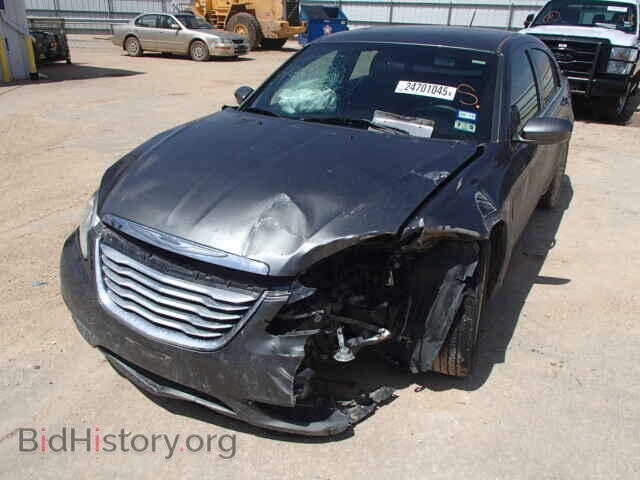 2013 CHRYSLER 200 - VIN: 1C3CCBAB8DN640261 - Photo 2
