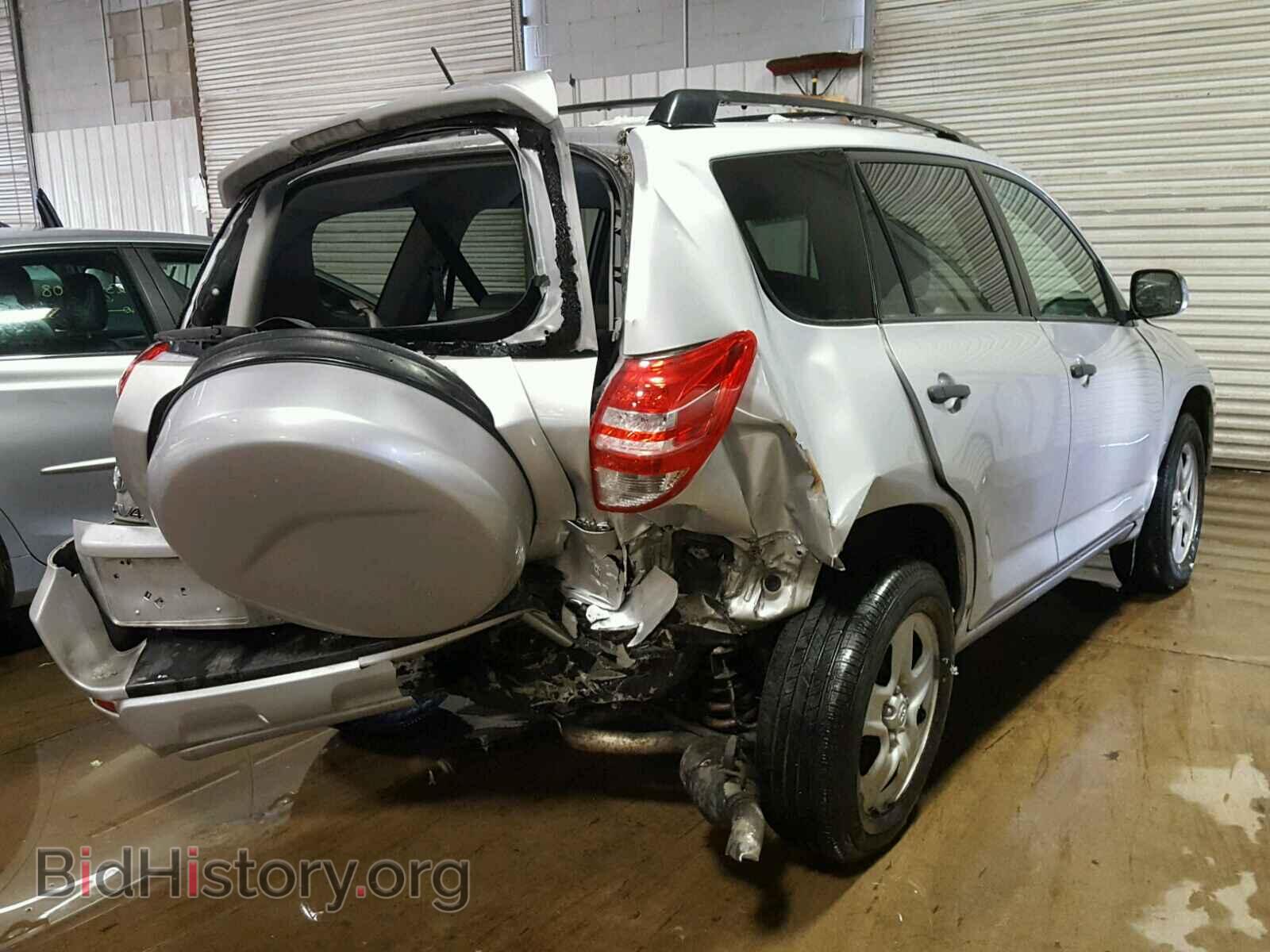2011 TOYOTA RAV4 - VIN: 2T3BF4DV4BW143228 - Фото 4