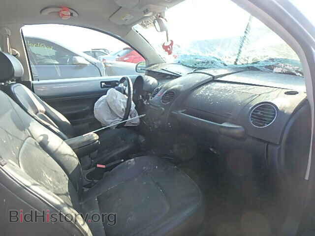 2010 VOLKSWAGEN BEETLE - VIN: 3VWPG3AG5AM008601 - Фото 5