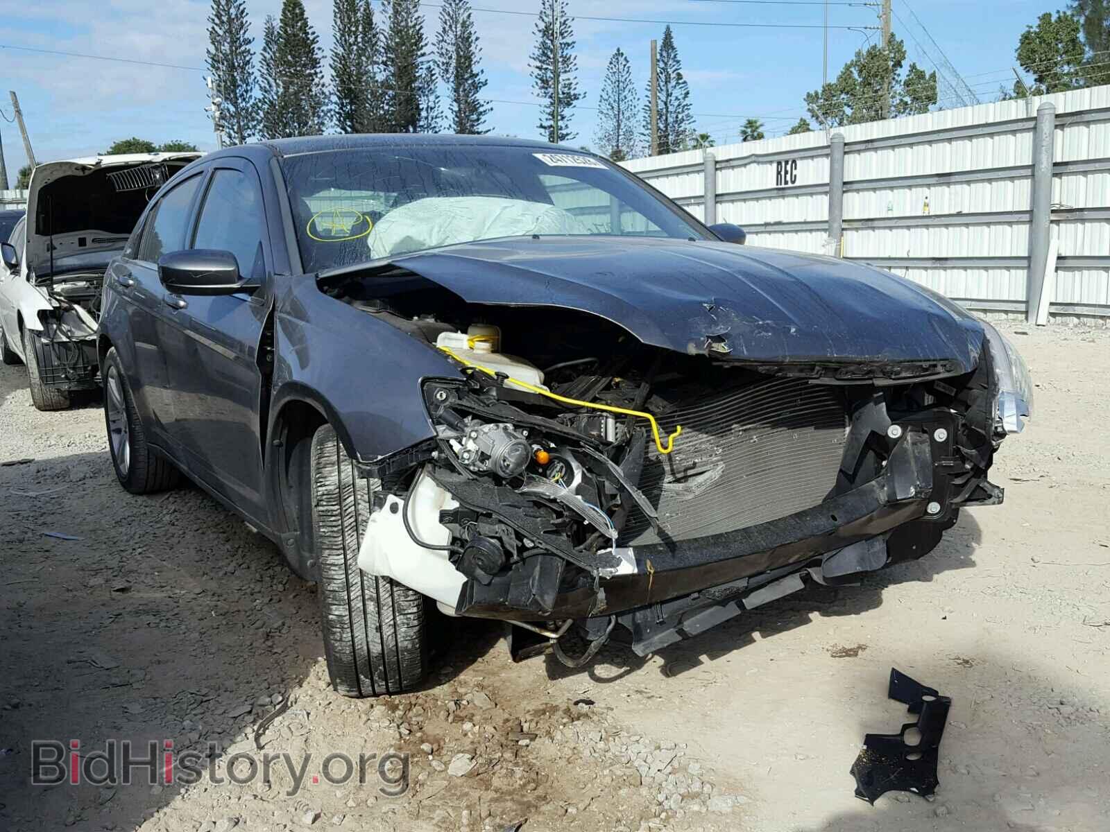 Фотография 1C3CCBABXDN671379 - CHRYSLER 200 2013