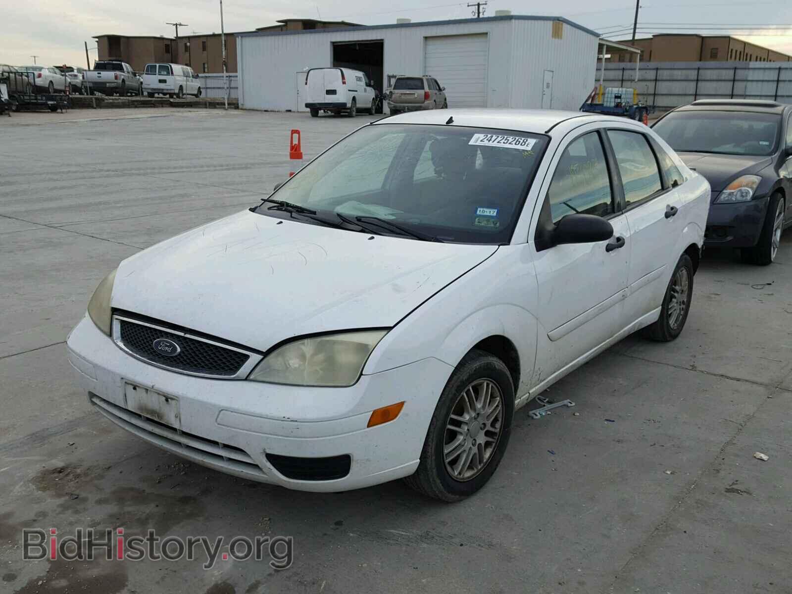2007 FORD FOCUS - VIN: 1FAFP34N67W123232 - Фото 2