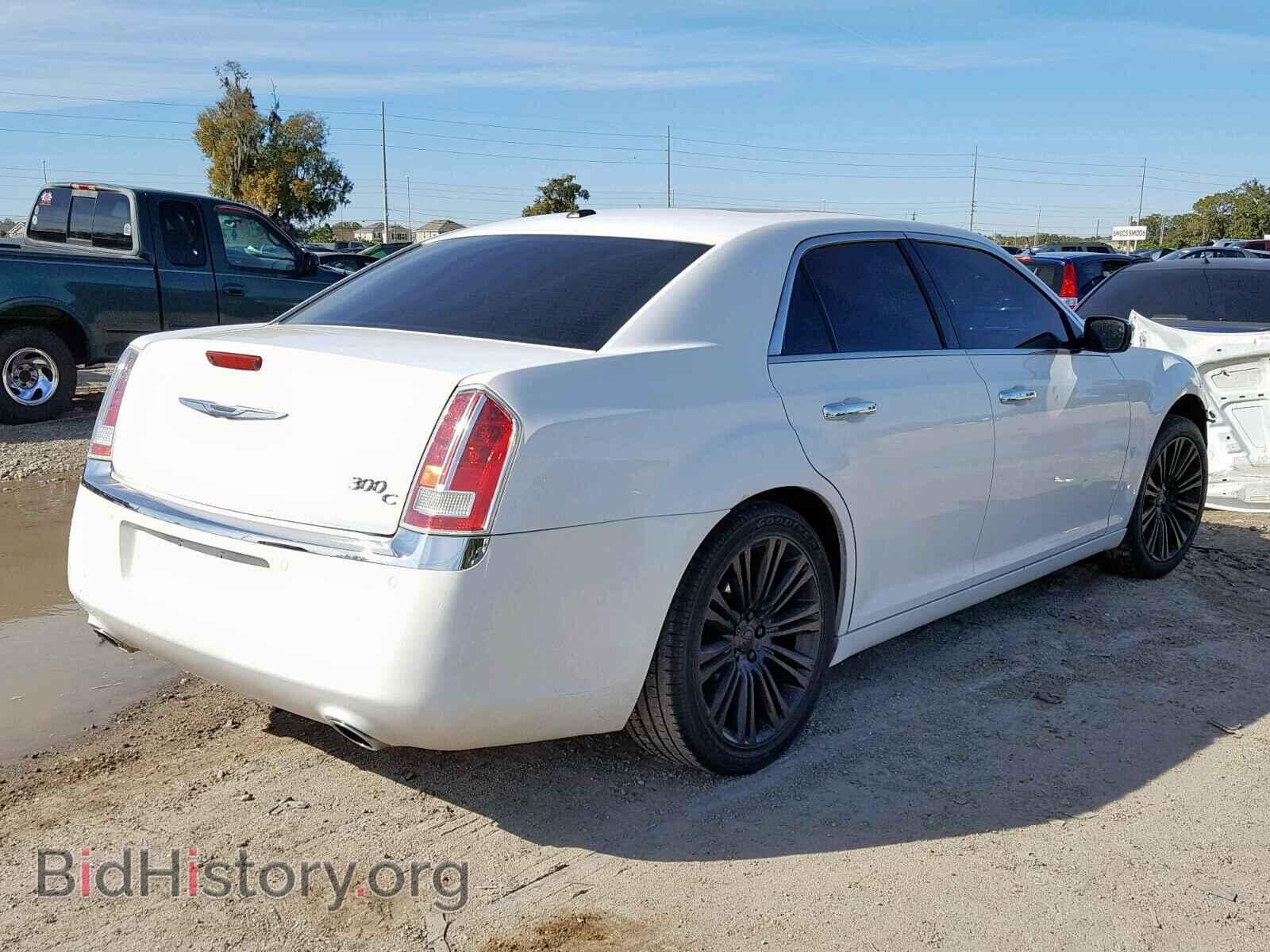 2011 CHRYSLER 300 - VIN: 2C3CA6CT2BH598372 - Фото 4