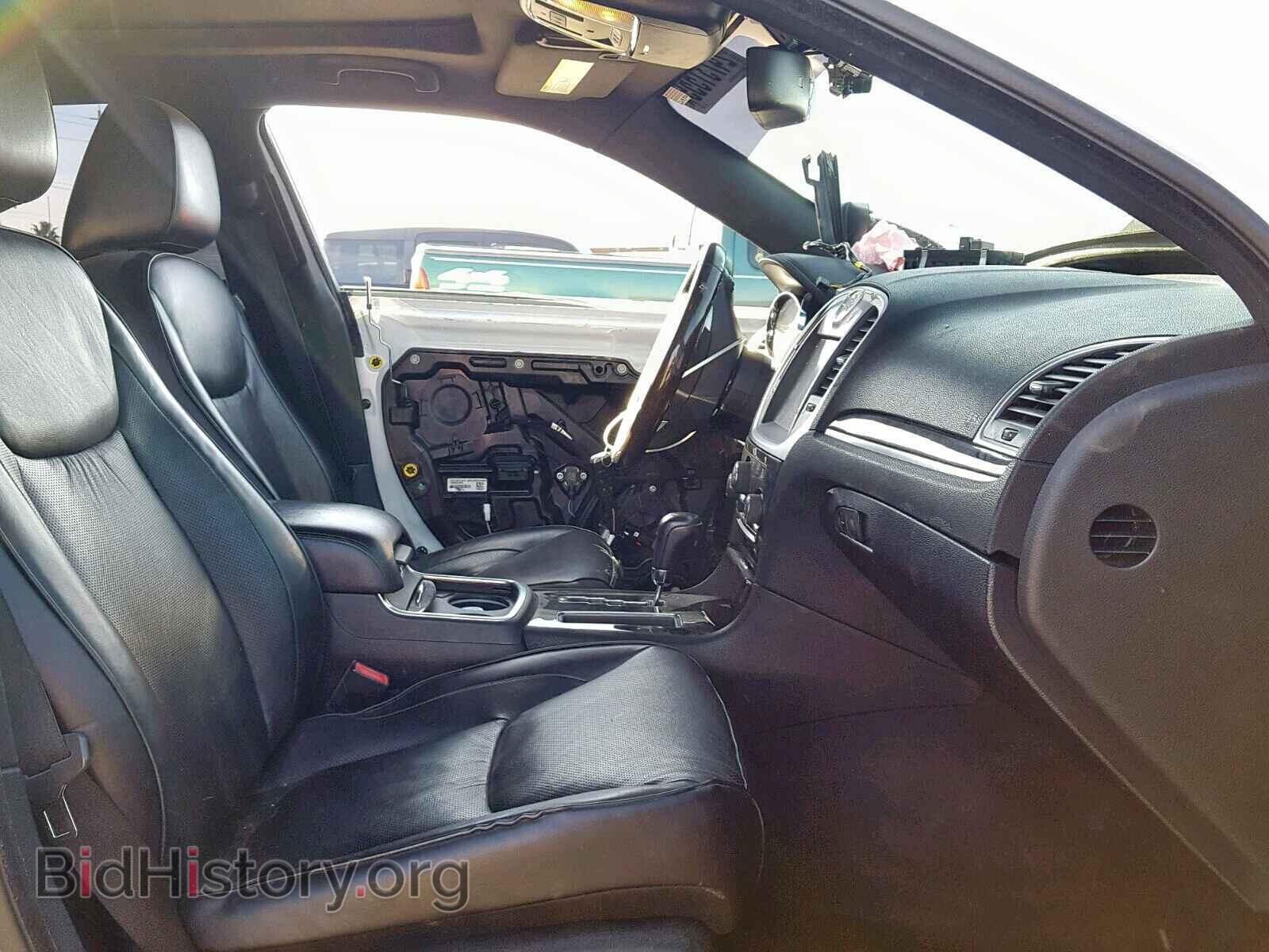 2011 CHRYSLER 300 - VIN: 2C3CA6CT2BH598372 - Фото 5