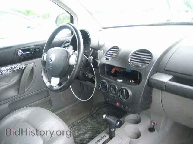 2000 VOLKSWAGEN BEETLE - VIN: 3VWCA21C0YM400886 - Фото 10