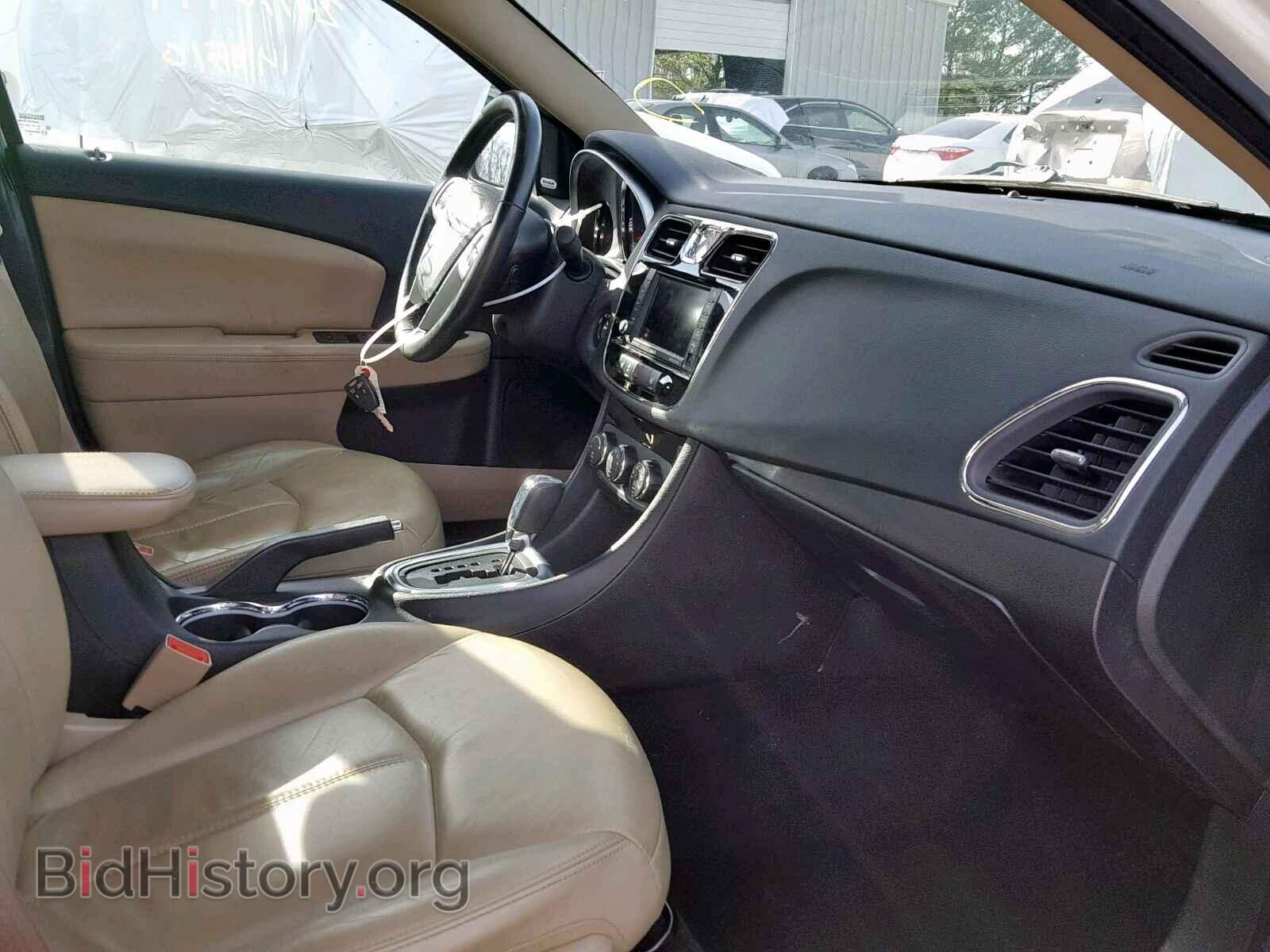 2011 CHRYSLER 200 - VIN: 1C3BC2FG2BN504575 - Photo 5