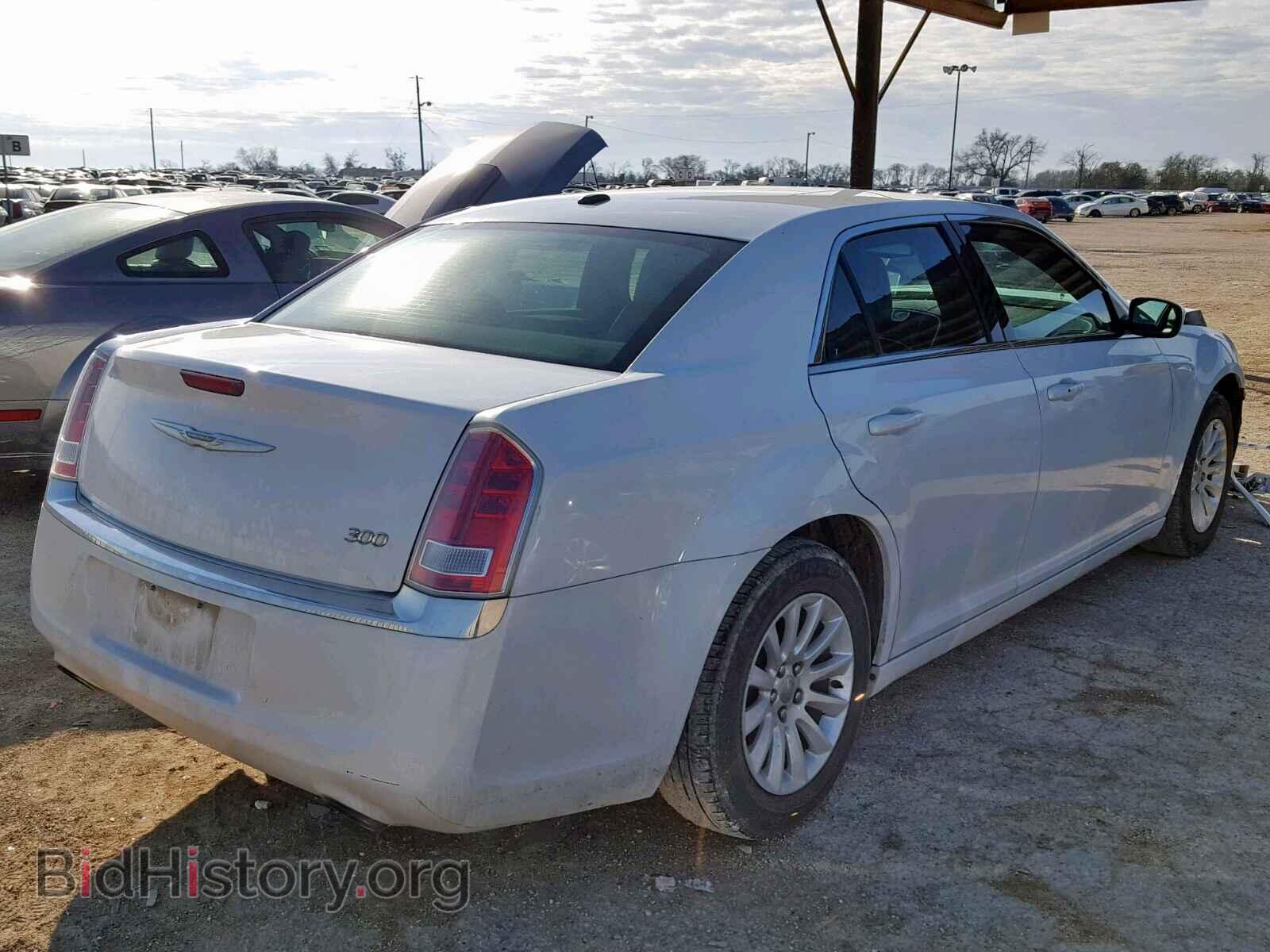 2014 CHRYSLER 300 - VIN: 2C3CCAAG9EH161881 - Фото 4
