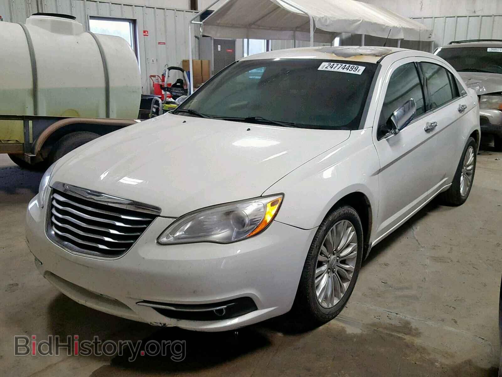 2011 CHRYSLER 200 - VIN: 1C3BC2FG8BN502930 - Фото 2