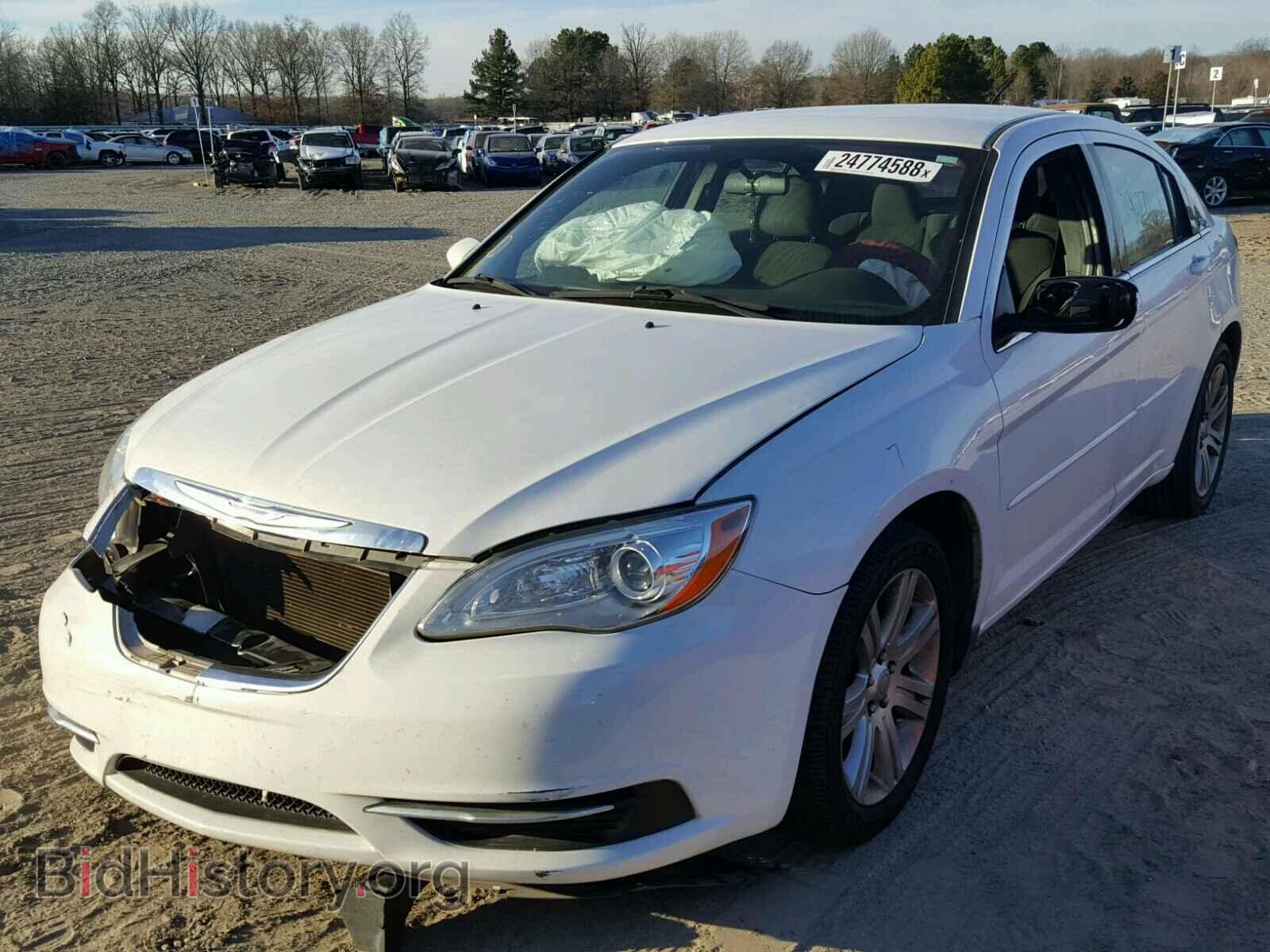 2013 CHRYSLER 200 - VIN: 1C3CCBBB4DN656150 - Фото 2